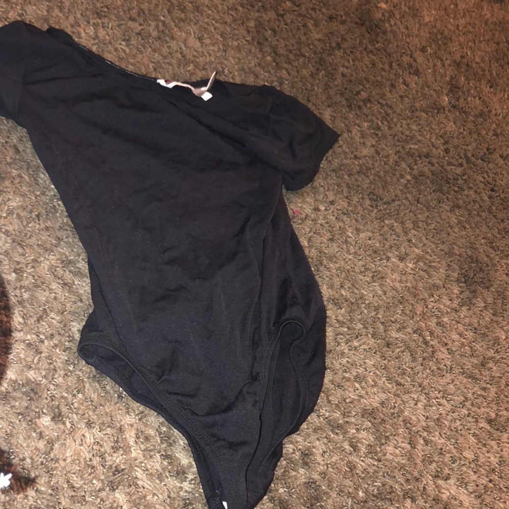 A black body suit short sleeve